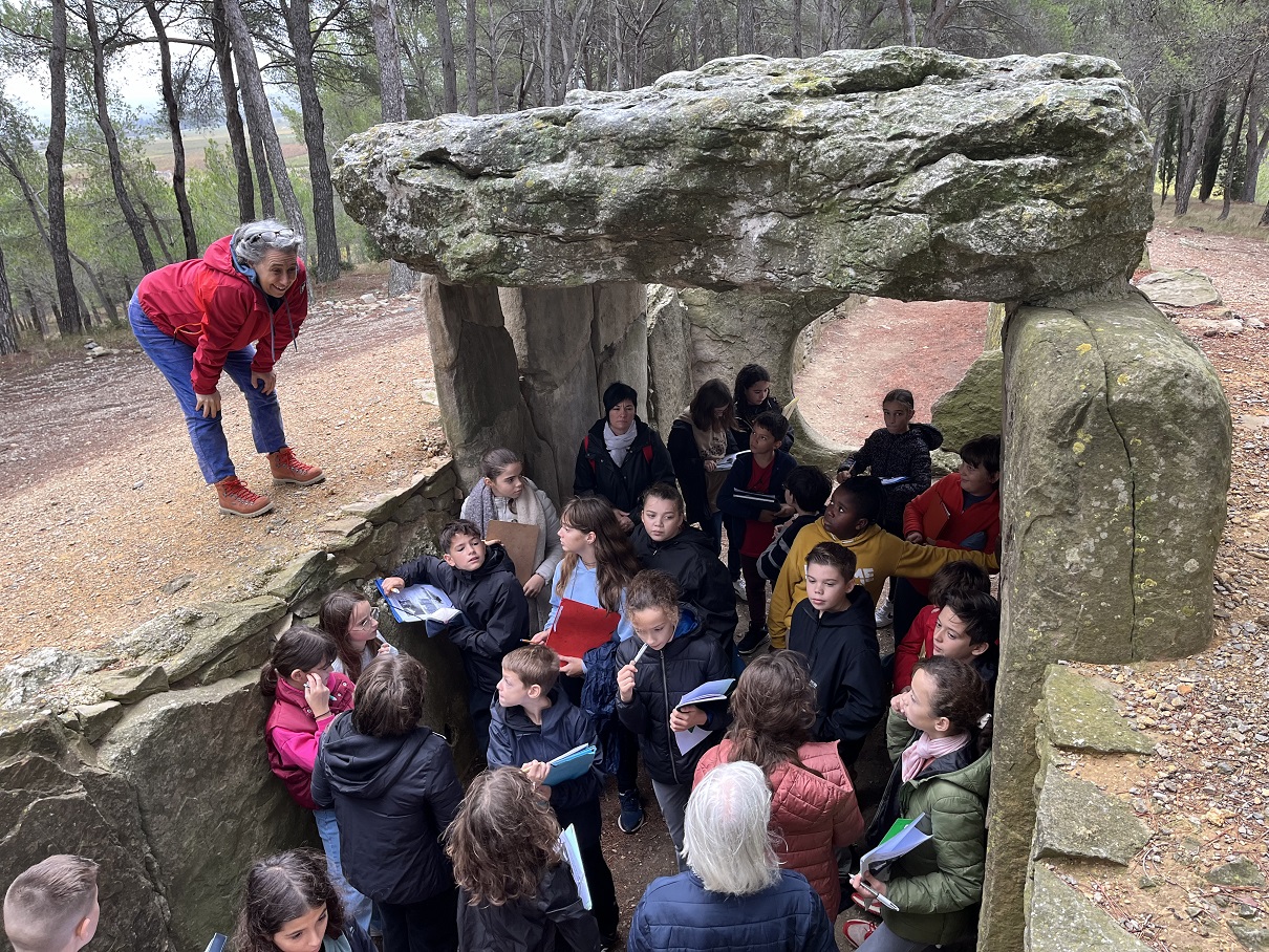 LES 6ème À LA DÉCOUVERTE DE NOTRE PATRIMOINE LOCAL : UNE JOURNÉE ENRICHISSANTE A OLONZAC ET MINERVE