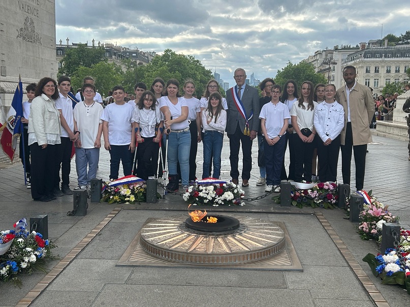 VOYAGE SCOLAIRE DE LA CHORALE A PARIS : UN SÉJOUR CITOYEN RICHE EN ÉMOTIONS ET EN DÉCOUVERTES