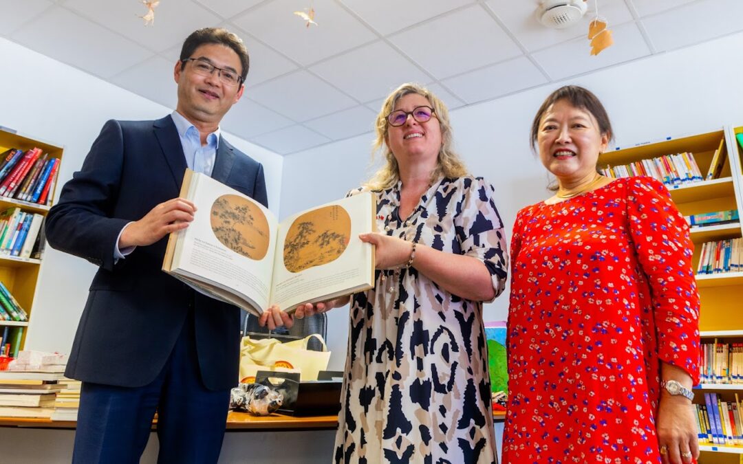 LE CONSUL DE CHINE EN VISITE A L’INSTITUT L’AMANDIER : UN GESTE FORT POUR L’AMITIÉ ET L’OUVERTURE INTERCULTURELLE