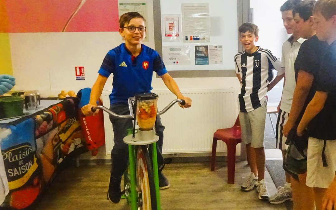 BELLE SURPRISE POUR LE DERNIER MENU AU RESTAURANT SCOLAIRE.