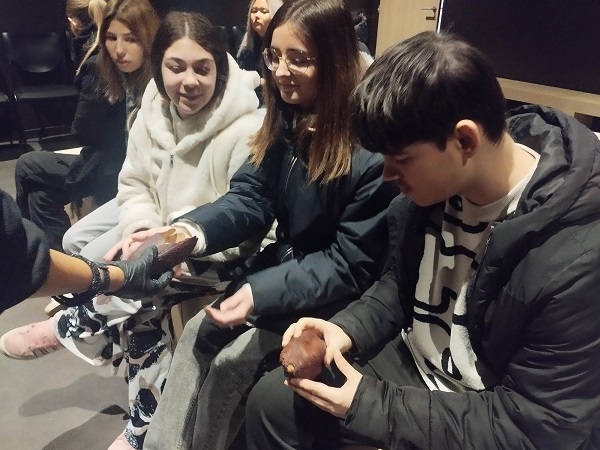 LES ÉLÈVES DE CAP EN IMMERSION A LA CHOCOLATERIE NOUGARET