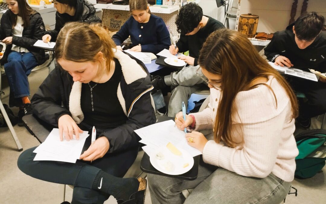 DÉGUSTATION DE FROMAGES DE CHÈVRE : UNE EXPÉRIENCE PÉDAGOGIQUE AU CŒUR DE L&rsquo;EPI « ACCUEIL-VENTE »