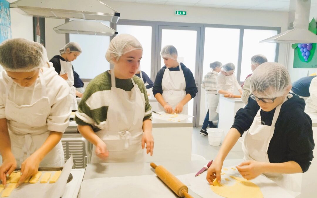 LES 6e DE LA SECTION INTERNATIONALE AUX FOURNEAUX.