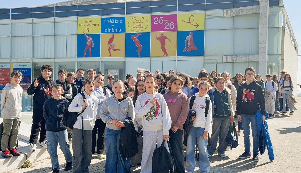 LES 6e EN SORTIE AU THEATRE DE NARBONNE.