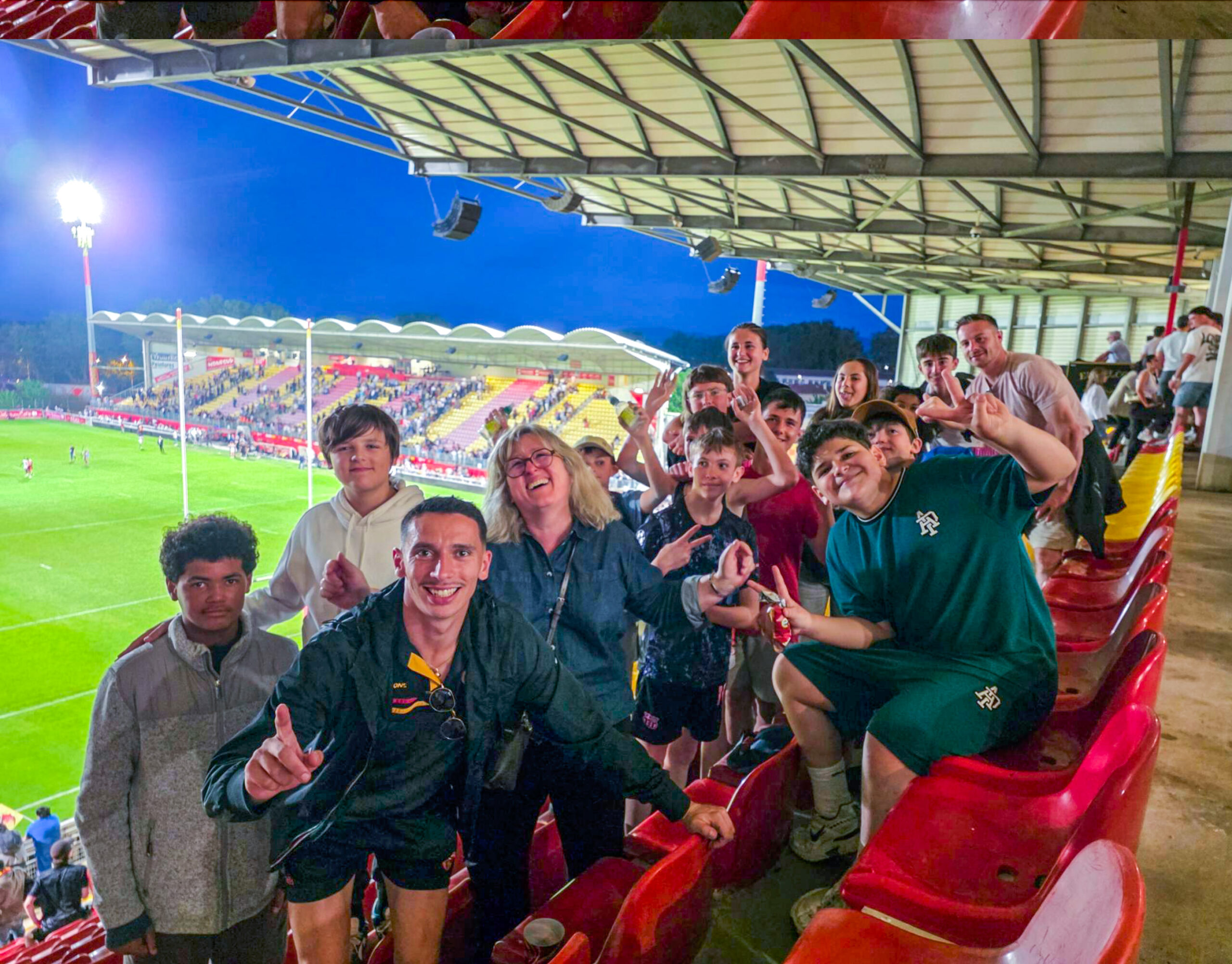 Dragons en feu et élèves conquis : une soirée rugby inoubliable à Perpignan !