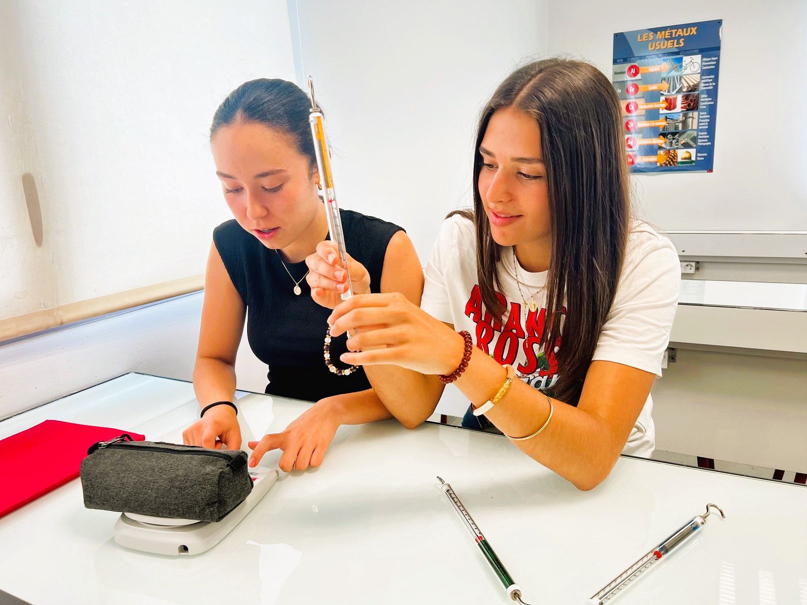 CAP VERS LA SECONDE : UN ATELIER DE PHYSIQUE-CHIMIE QUI PRÉPARE L&rsquo;AVENIR