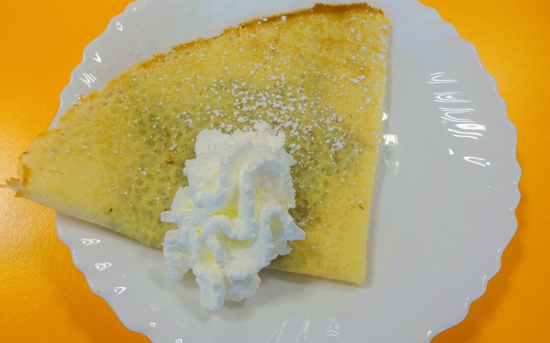 DES CRÊPES BIEN MERITEES AU RESTAURANT SCOLAIRE.
